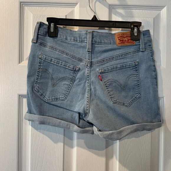 Women’s Levi Jean Shorts Bundle (2 pairs) - Picture 3 of 7